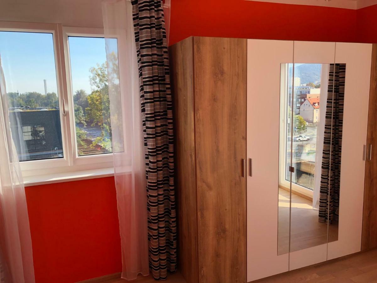 Kmheim, Cozy 103M2 Apartment, With 3 Bedroom And Covered Free Parking Place, Close To City Center Graz Kültér fotó