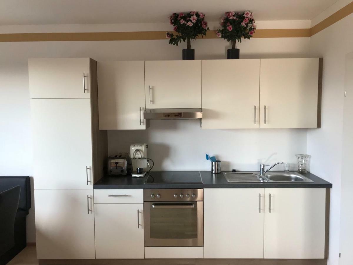 Kmheim, Cozy 103M2 Apartment, With 3 Bedroom And Covered Free Parking Place, Close To City Center Graz Kültér fotó