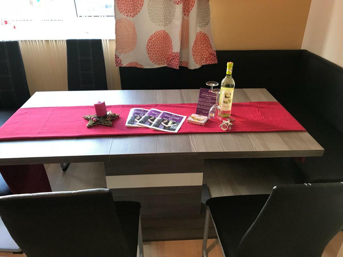 Kmheim, Cozy 103M2 Apartment, With 3 Bedroom And Covered Free Parking Place, Close To City Center Graz Kültér fotó