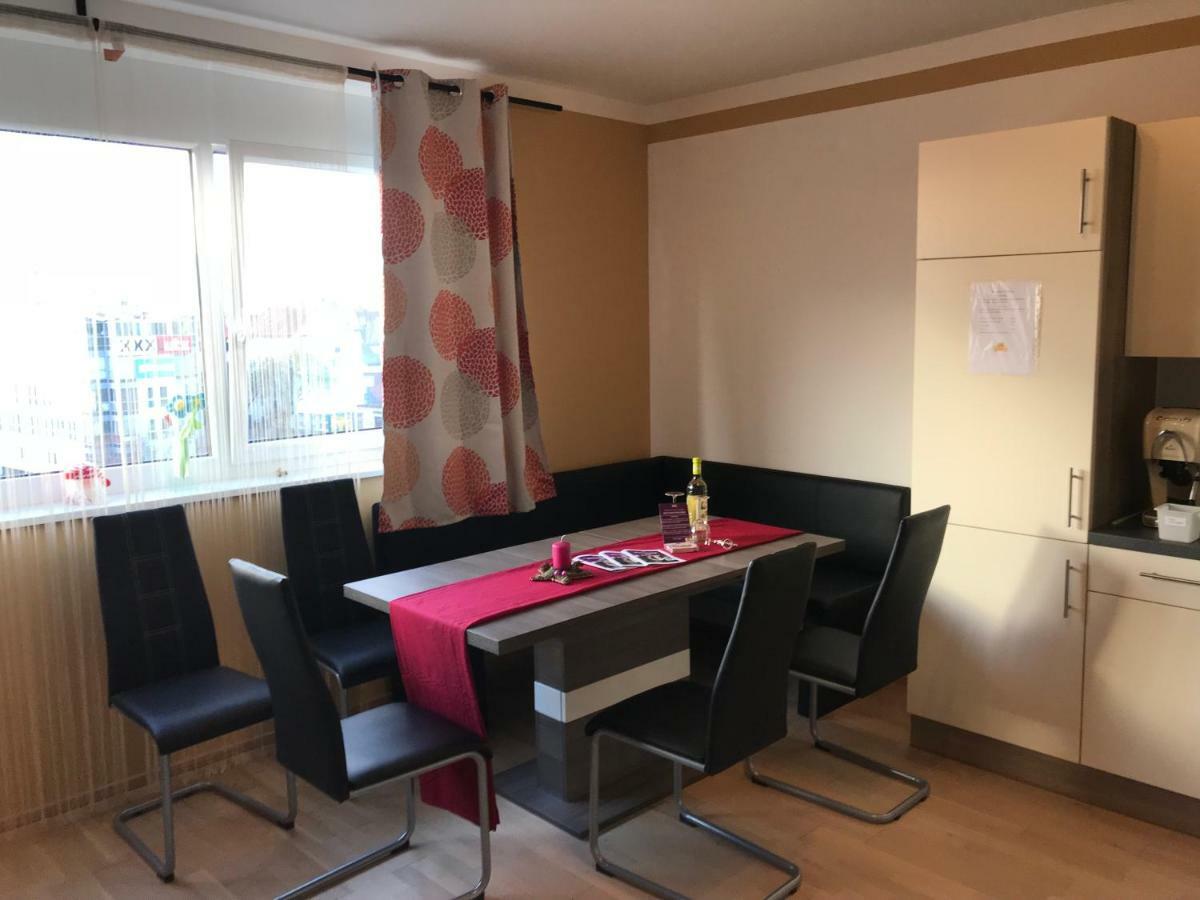 Kmheim, Cozy 103M2 Apartment, With 3 Bedroom And Covered Free Parking Place, Close To City Center Graz Kültér fotó