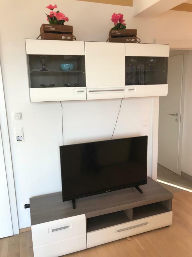 Kmheim, Cozy 103M2 Apartment, With 3 Bedroom And Covered Free Parking Place, Close To City Center Graz Kültér fotó