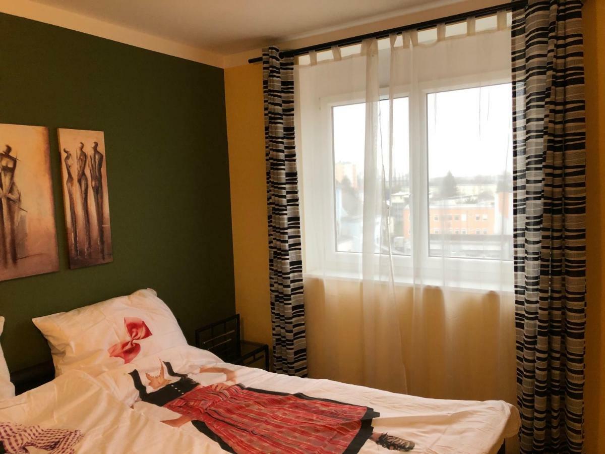 Kmheim, Cozy 103M2 Apartment, With 3 Bedroom And Covered Free Parking Place, Close To City Center Graz Kültér fotó